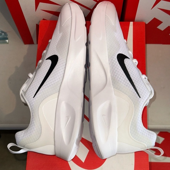 Nike Wearallday Men’s Size 11 US *New with box* White/Black - Picture 7 of 9